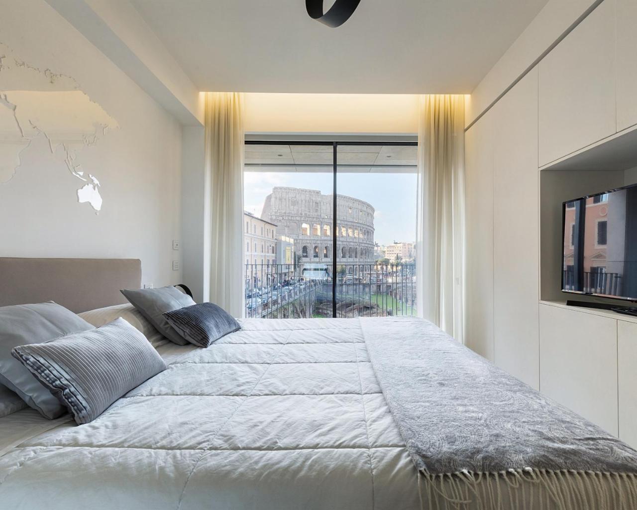 Mavi At Colosseum Apartment